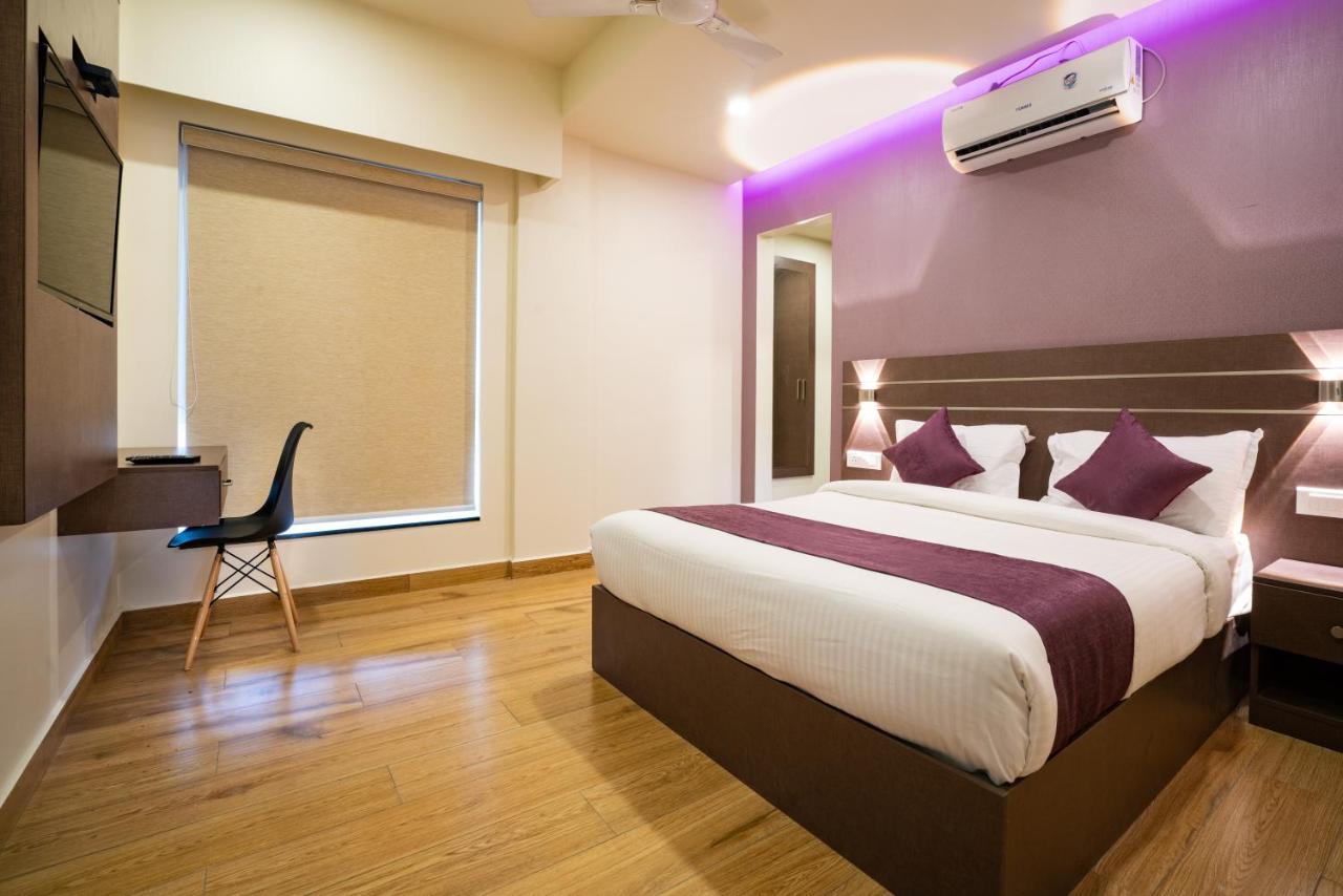 Hotel Lavender Infopark Kochi Exterior foto